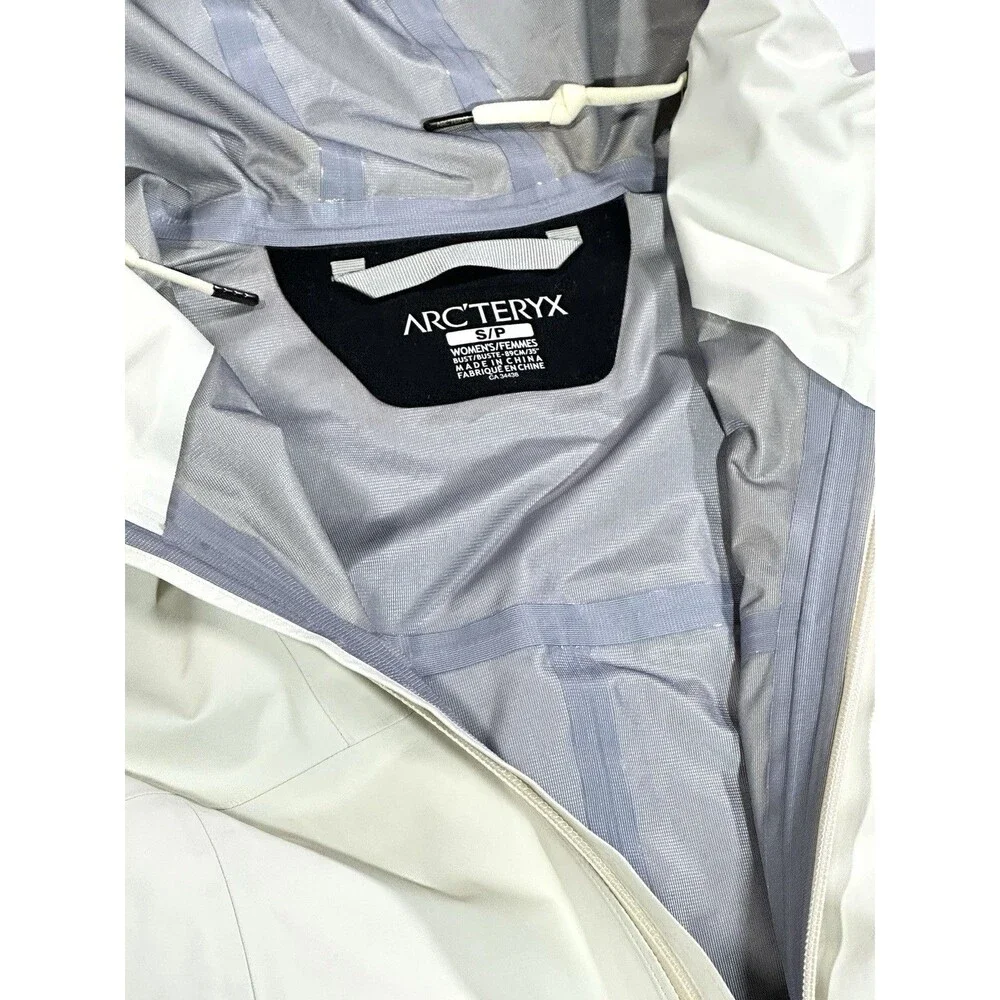 Arc’teryx Goretex Women Rain Jacket White Long Parka Size S Cream Gray Hooded - Picture 16 of 16
